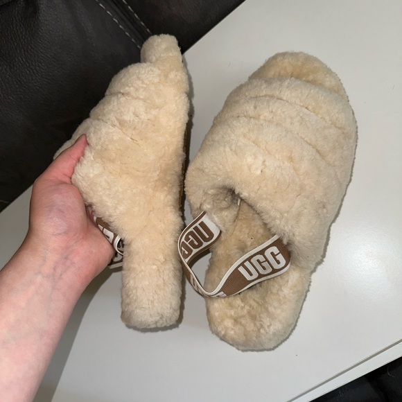 Ugg Women Fluff Slippers - Picture 2 of 7